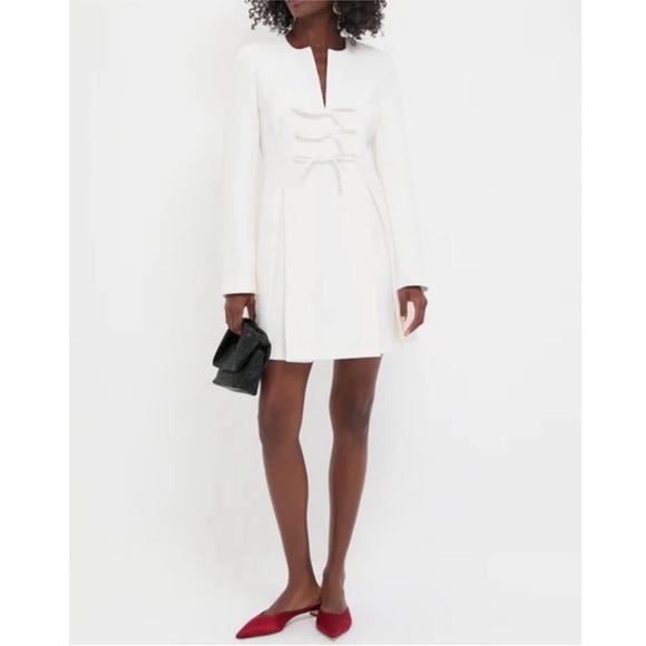 Tuckernuck Dresses & Skirts - TUCKERNUCK White Crepe Blair Bow Coat Dress